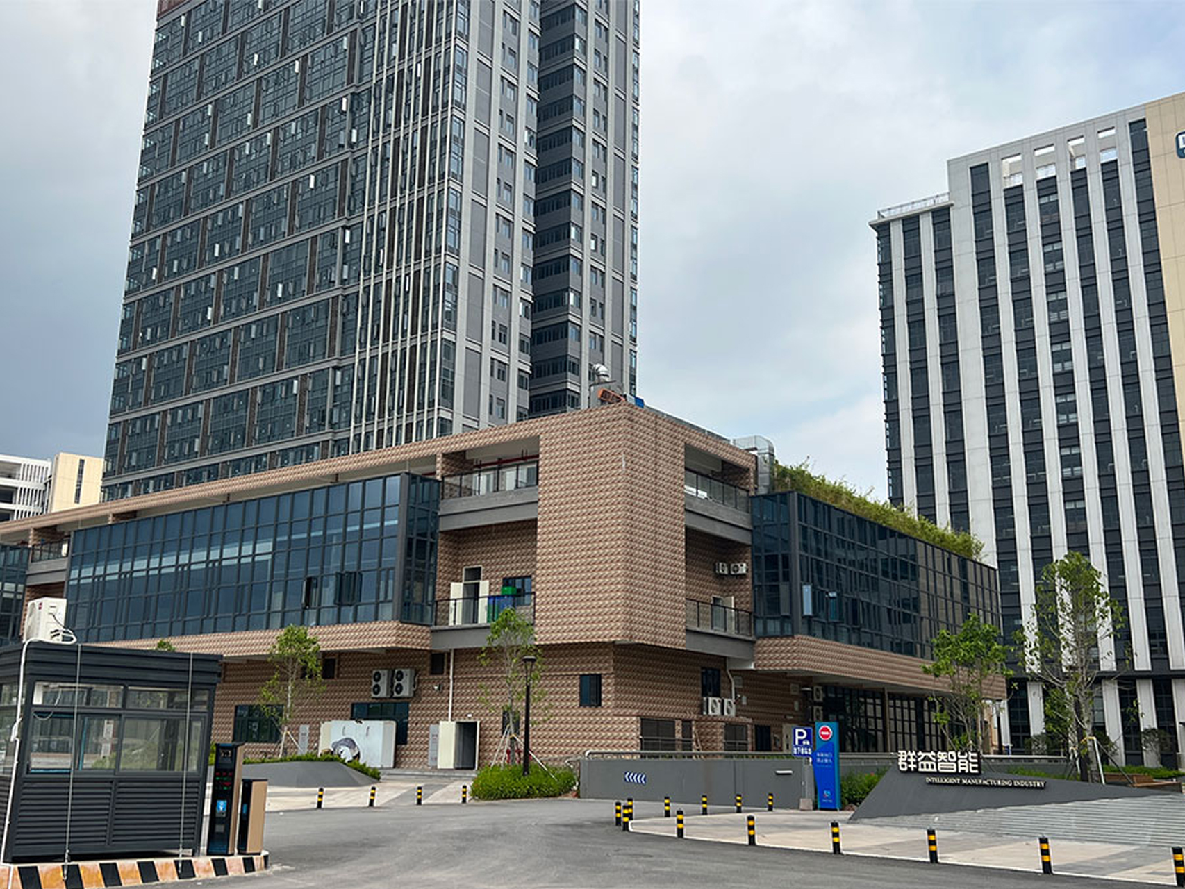 仲愷群益智能制造產業項目C區餐區大型風扇安裝案例